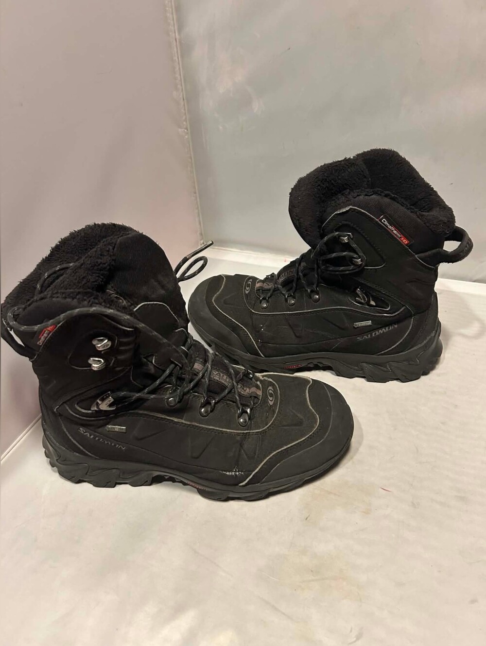 Salomon Nytro GTX Mens size 8 shoes Black Waterproof Insulated Winter boots